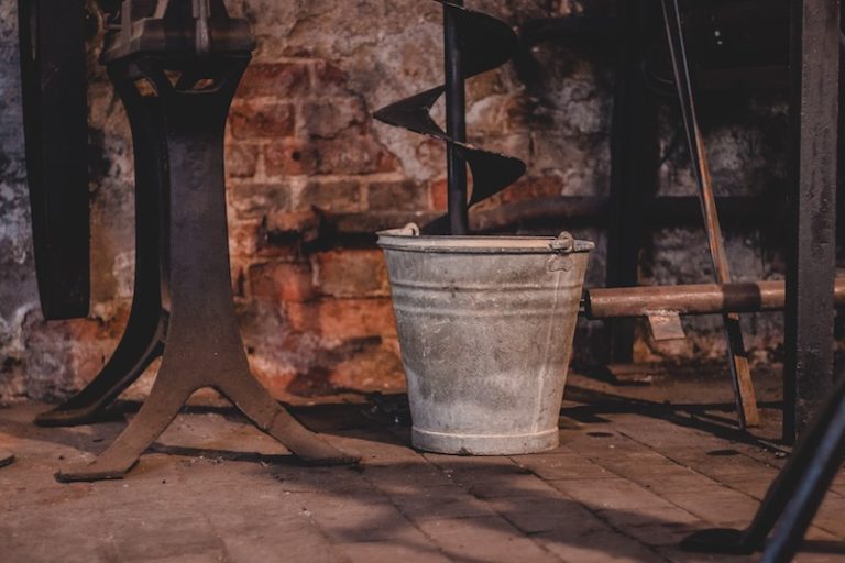 kick the bucket 意味 使い方 例文 Cheers English